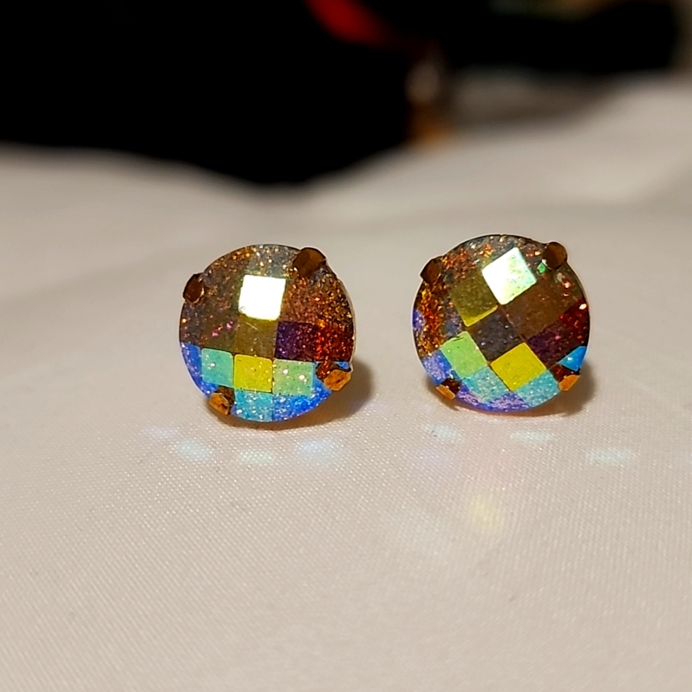 Gold tone sparkly stud earrings